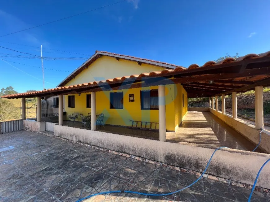 Foto 1 de Fazenda/Sítio com 3 Quartos à venda, 140m² em Zona Rural, São Sebastião do Oeste