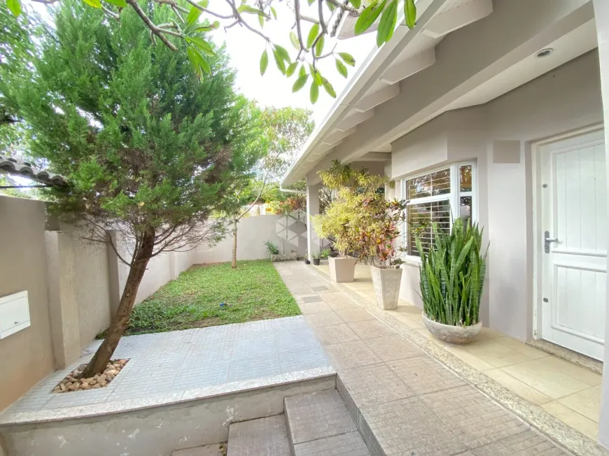 Foto 1 de Casa com 3 Quartos à venda, 197m² em Teresópolis, Porto Alegre