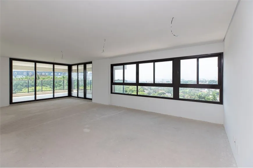 Foto 1 de Apartamento com 3 Quartos à venda, 230m² em Jardim Leonor, São Paulo