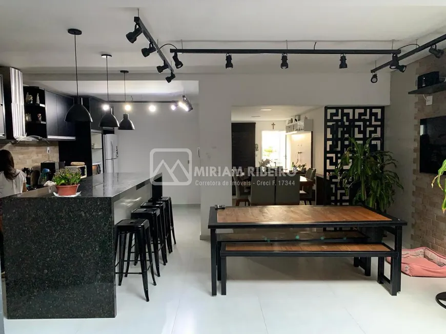Foto 1 de Casa de Condomínio com 3 Quartos à venda, 140m² em Jardim Burle Marx, Londrina