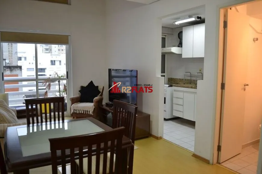 Foto 1 de Flat com 2 Quartos à venda, 63m² em Moema, São Paulo