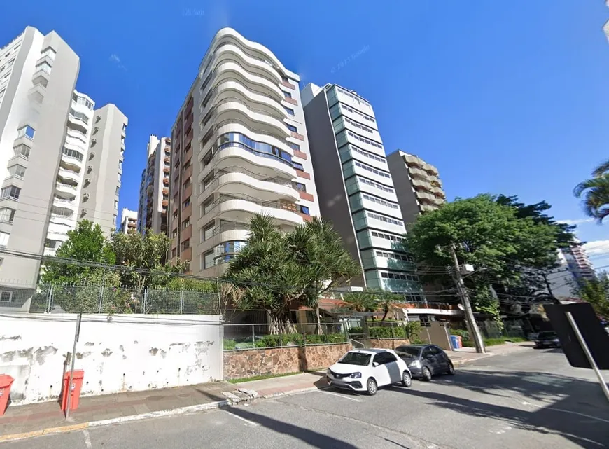 Foto 1 de Apartamento com 4 Quartos para alugar, 223m² em Centro, Florianópolis