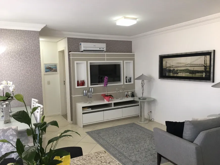 Foto 1 de Apartamento com 2 Quartos à venda, 74m² em Estreito, Florianópolis