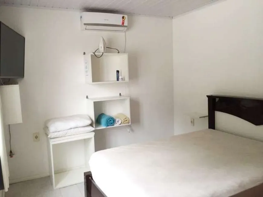 Foto 1 de Casa com 2 Quartos para alugar, 60m² em Praia dos Amores, Balneário Camboriú