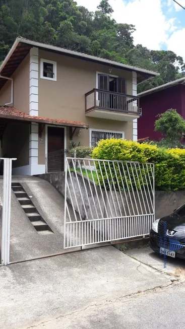 Foto 1 de Casa com 3 Quartos à venda, 95m² em Golfe, Teresópolis