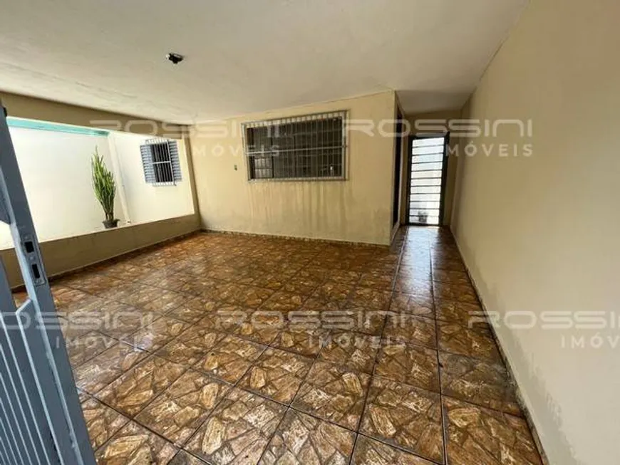 Foto 1 de Casa com 2 Quartos à venda, 140m² em Alto do Ipiranga, Ribeirão Preto