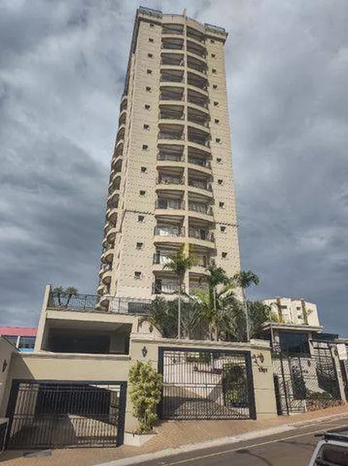 Foto 1 de Apartamento com 3 Quartos à venda, 131m² em São José, Franca