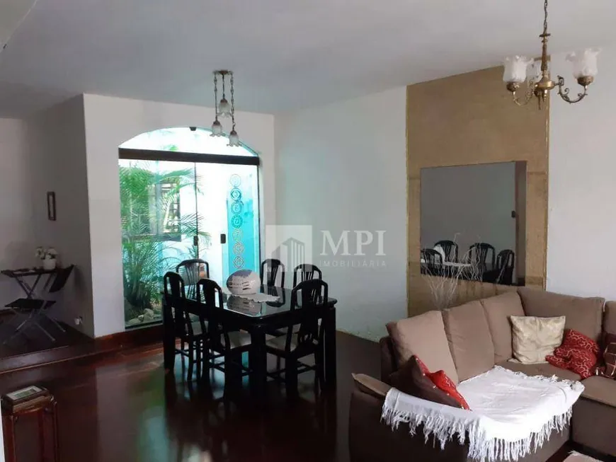 Foto 1 de Casa com 3 Quartos à venda, 180m² em Horto Florestal, São Paulo