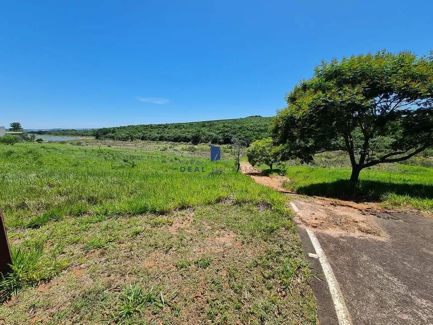 Foto 1 de Lote/Terreno à venda em Condomínio Riviera de Santa Cristina XIII, Paranapanema