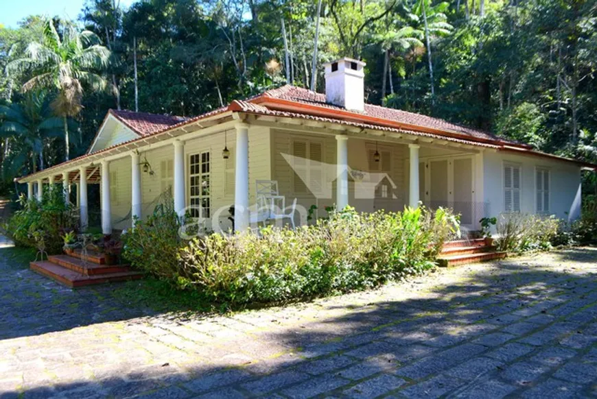 Foto 1 de Fazenda/Sítio com 5 Quartos à venda, 120000m² em Araras, Petrópolis