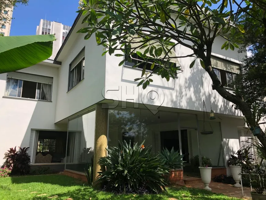 Foto 1 de Sobrado com 4 Quartos para alugar, 619m² em Pacaembu, São Paulo