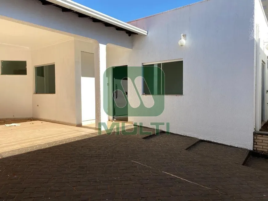 Foto 1 de Casa com 3 Quartos à venda, 212m² em Umuarama, Uberlândia