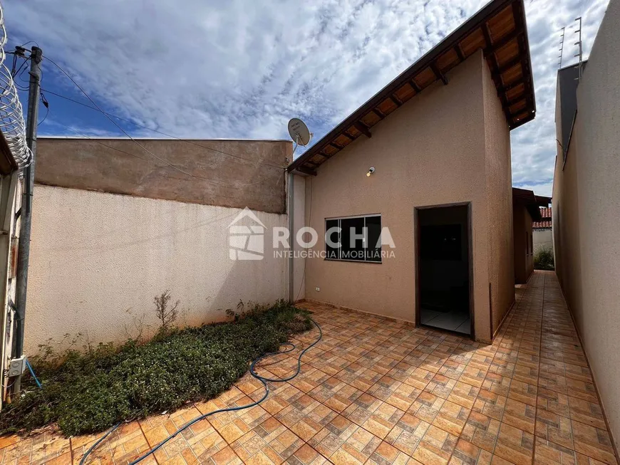 Foto 1 de Casa com 2 Quartos à venda, 64m² em Residencial Oliveira III, Campo Grande