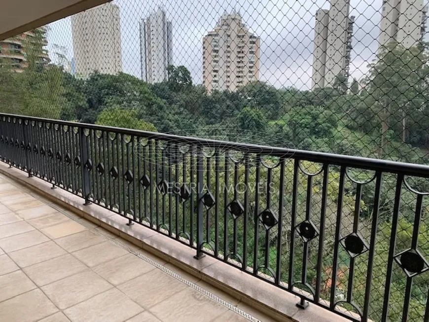 Foto 1 de Apartamento com 3 Quartos à venda, 360m² em Panamby, São Paulo