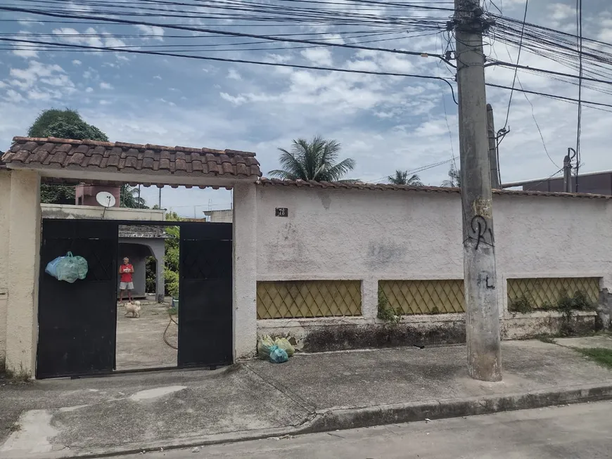 Foto 1 de Casa com 3 Quartos à venda, 360m² em Sepetiba, Rio de Janeiro