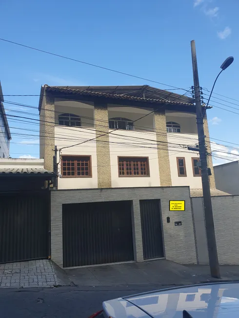 Foto 1 de Sobrado com 6 Quartos à venda, 366m² em Bandeirantes, Juiz de Fora