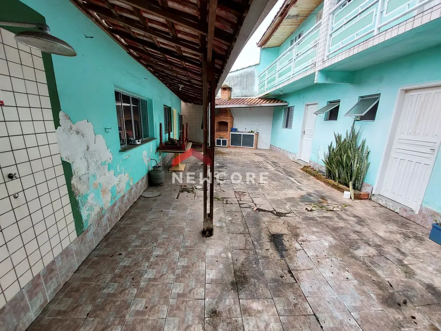 Foto 1 de Casa com 10 Quartos à venda, 340m² em Canto do Forte, Praia Grande