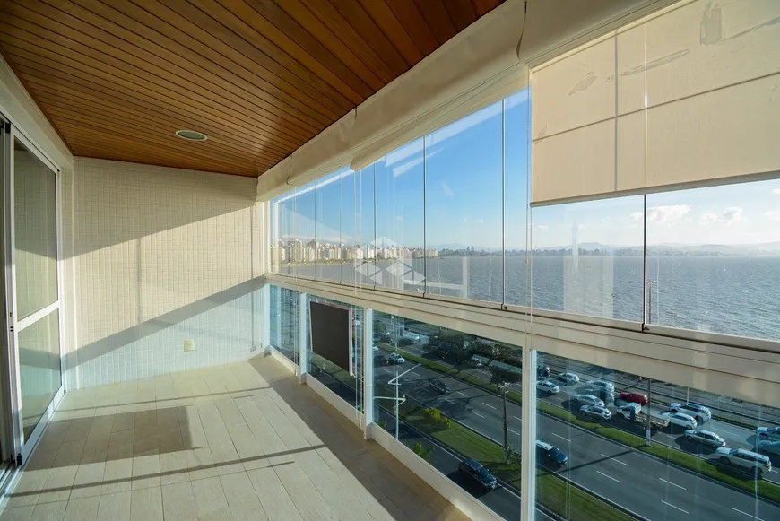 Foto 1 de Apartamento com 3 Quartos à venda, 146m² em Beira Mar, Florianópolis