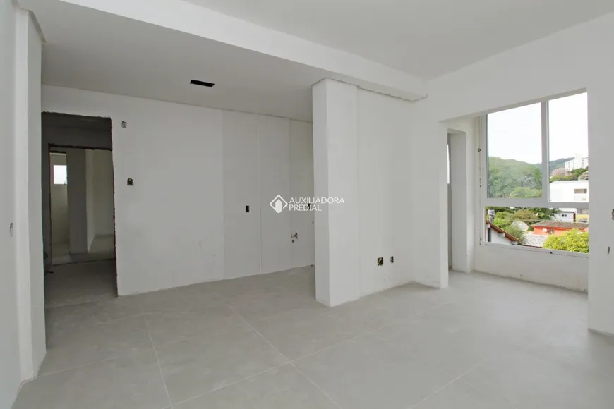 Foto 1 de Apartamento com 2 Quartos à venda, 61m² em Medianeira, Porto Alegre