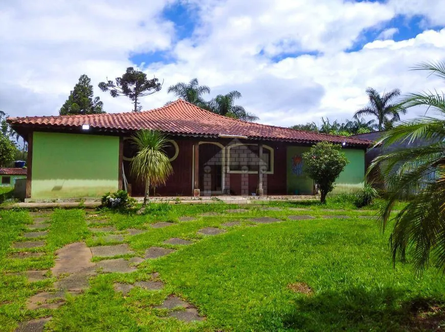 Foto 1 de Fazenda/Sítio com 4 Quartos à venda, 200m² em Jardim Val Flor, Embu-Guaçu