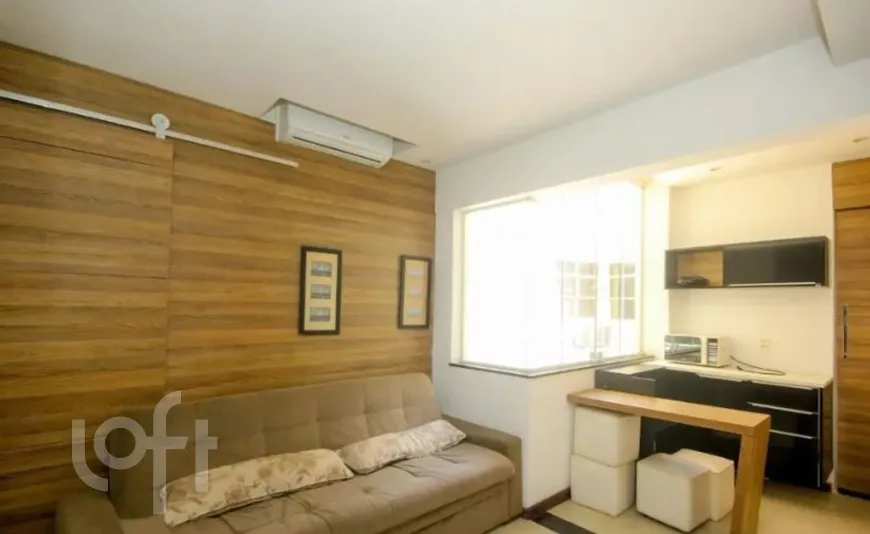 Foto 1 de Apartamento com 2 Quartos à venda, 75m² em Copacabana, Rio de Janeiro