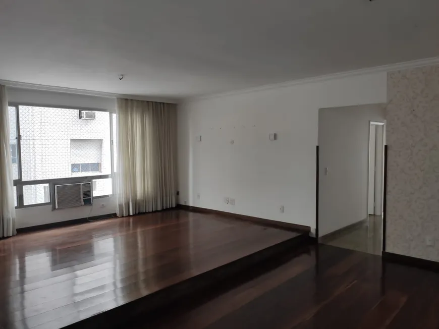 Foto 1 de Apartamento com 3 Quartos à venda, 185m² em Boqueirão, Santos