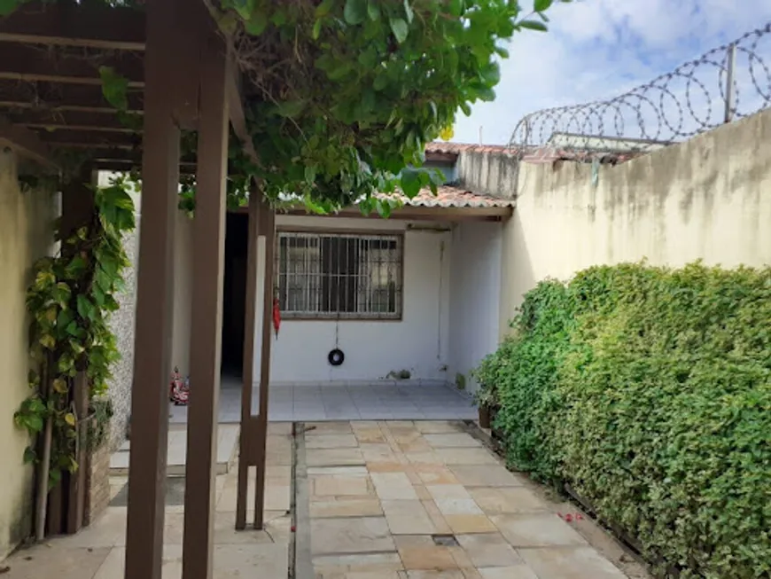 Foto 1 de Casa com 2 Quartos à venda, 71m² em Jarí, Maracanaú