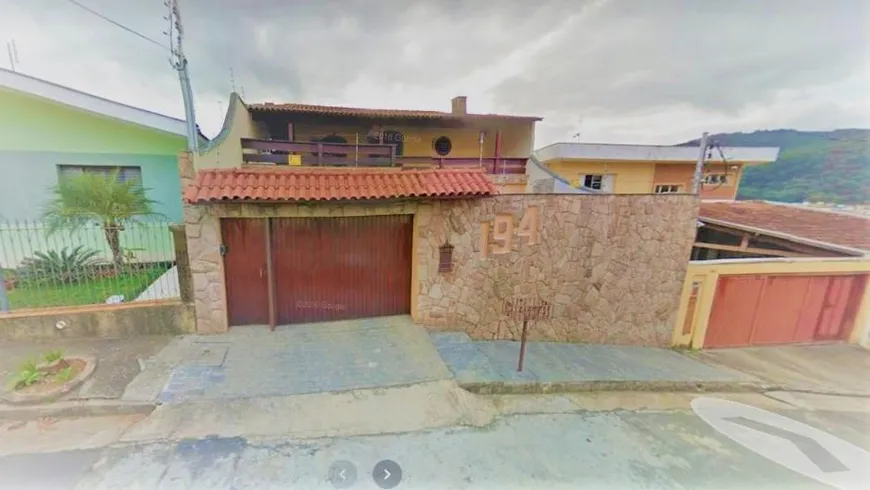 Foto 1 de Casa com 3 Quartos à venda, 335m² em São Geraldo, Poços de Caldas