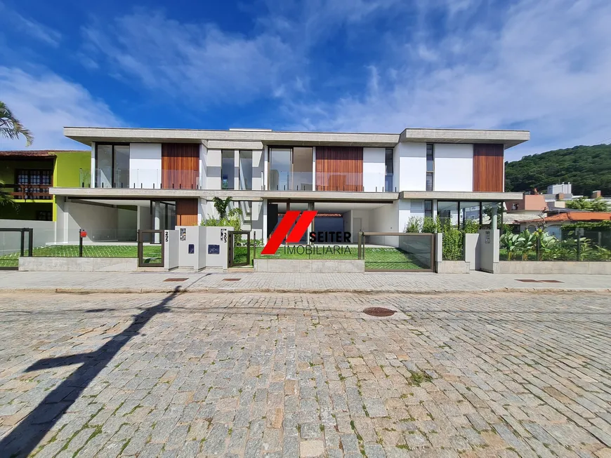 Foto 1 de Casa com 3 Quartos à venda, 197m² em Itacorubi, Florianópolis