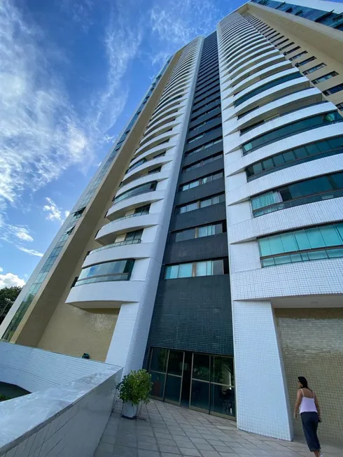 Foto 1 de Apartamento com 4 Quartos à venda, 208m² em Torre, Recife