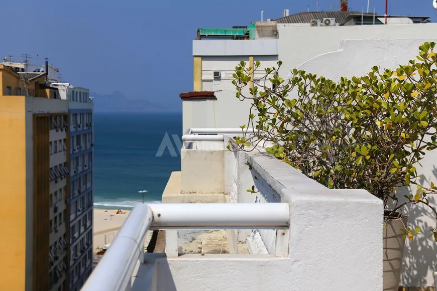 Foto 1 de Cobertura com 18 Quartos à venda, 700m² em Copacabana, Rio de Janeiro