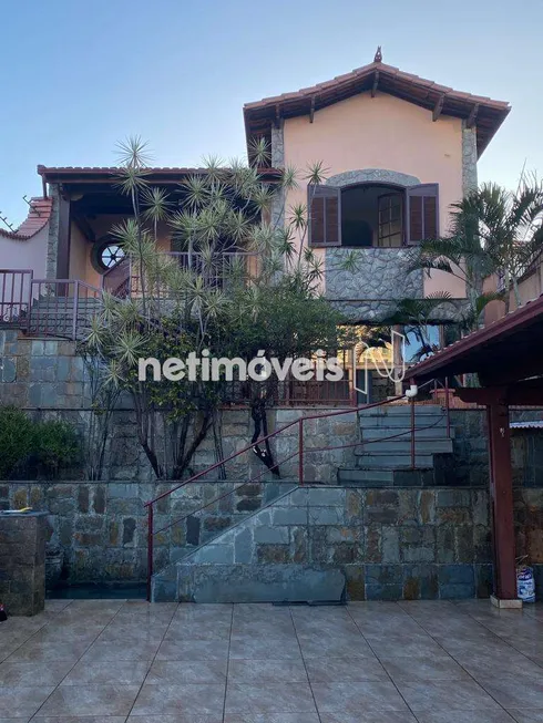 Foto 1 de Casa com 3 Quartos à venda, 320m² em Sagrada Família, Belo Horizonte