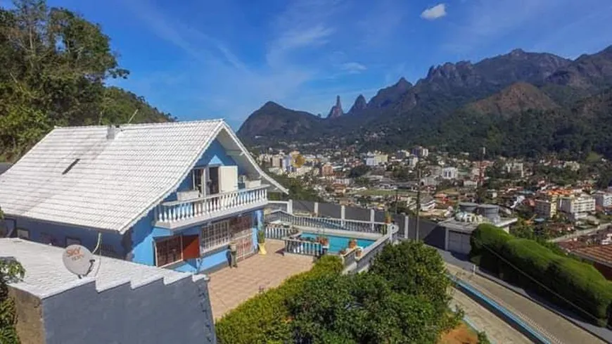 Foto 1 de Casa com 4 Quartos à venda, 800m² em Fazendinha, Teresópolis