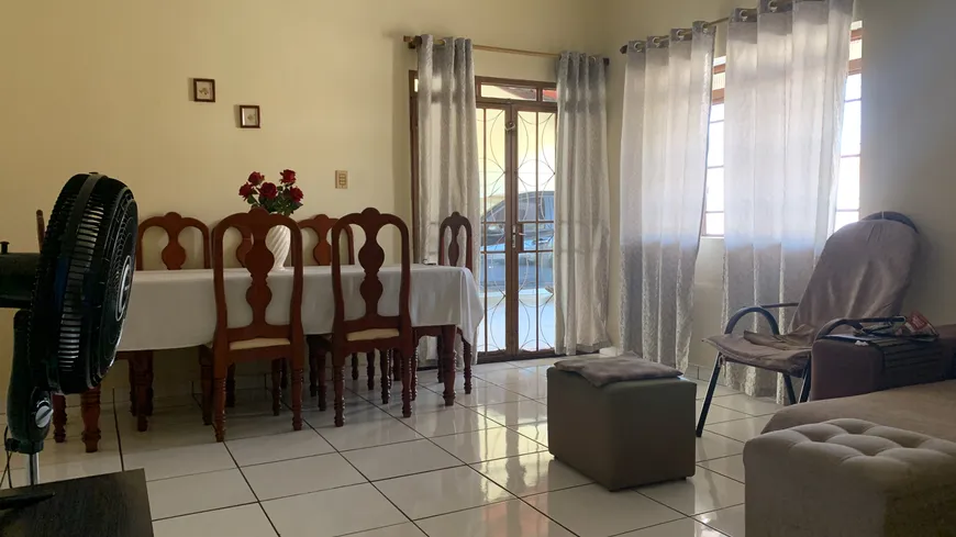 Foto 1 de Casa com 3 Quartos à venda, 180m² em Jardim das Palmeiras, Cuiabá