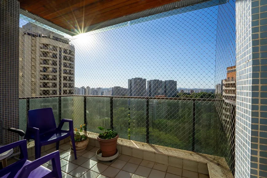 Foto 1 de Apartamento com 4 Quartos à venda, 198m² em Vila Suzana, São Paulo