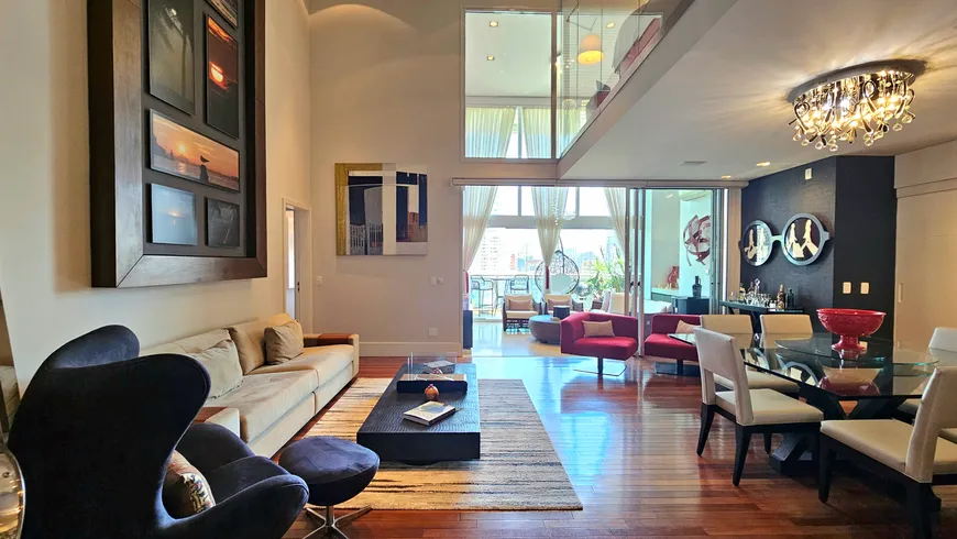 Foto 1 de Apartamento com 3 Quartos para venda ou aluguel, 210m² em Brooklin, São Paulo