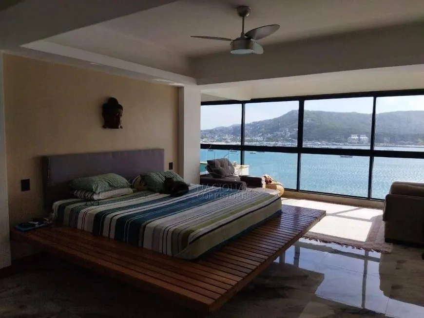 Foto 1 de Sobrado com 3 Quartos à venda, 400m² em Pontal do Atalaia, Arraial do Cabo