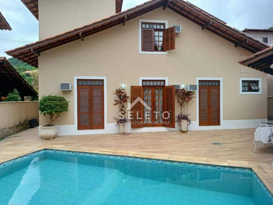 Foto 1 de Casa com 4 Quartos à venda, 210m² em Piratininga, Niterói