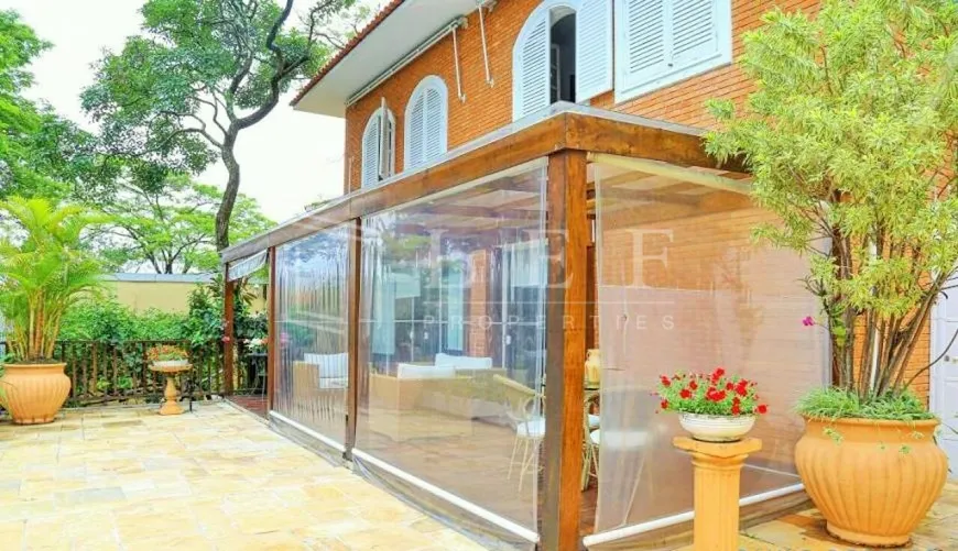 Foto 1 de Casa com 3 Quartos à venda, 412m² em Pacaembu, São Paulo