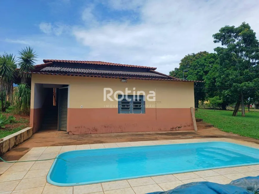 Foto 1 de Fazenda/Sítio com 3 Quartos à venda, 183m² em Chácaras Eldorado, Uberlândia