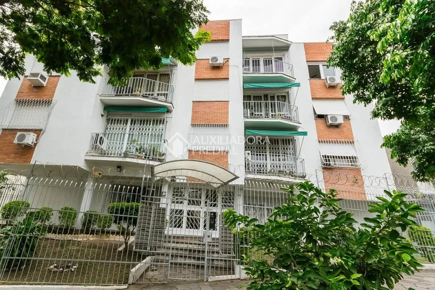 Foto 1 de Apartamento com 2 Quartos para alugar, 67m² em Santo Antônio, Porto Alegre