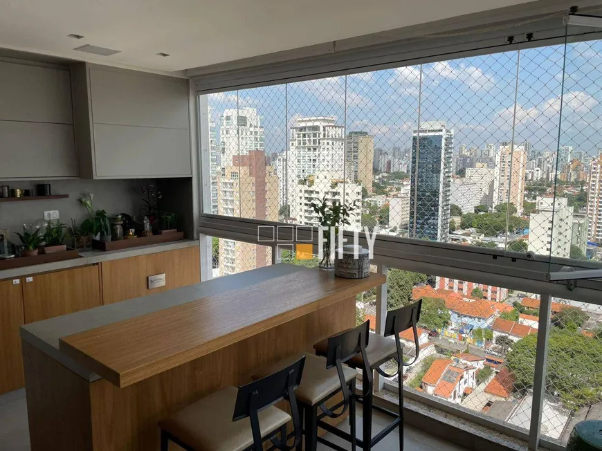 Foto 1 de Apartamento com 2 Quartos à venda, 120m² em Vila Olímpia, São Paulo