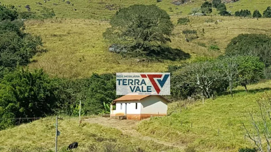 Foto 1 de Fazenda/Sítio com 2 Quartos à venda, 50m² em Zona Rural, Santo Antônio do Pinhal