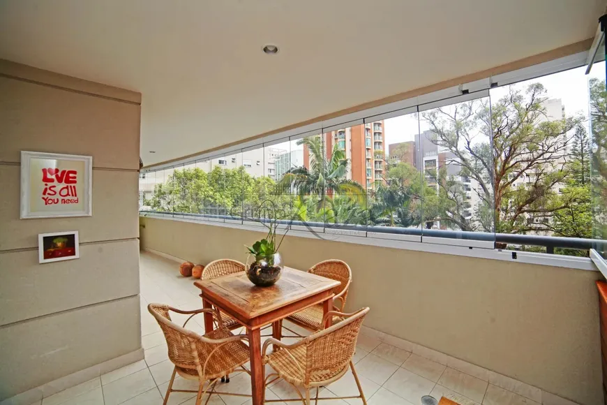 Foto 1 de Apartamento com 4 Quartos à venda, 180m² em Paraíso, São Paulo