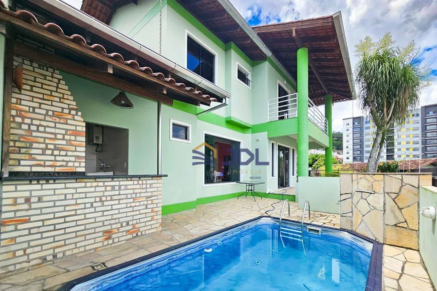 Foto 1 de Casa com 3 Quartos à venda, 184m² em Escola Agrícola, Blumenau