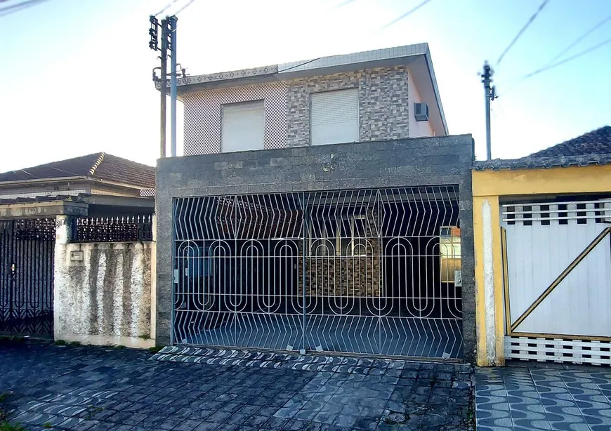 Foto 1 de Sobrado com 3 Quartos à venda, 171m² em Vila São Jorge, São Vicente
