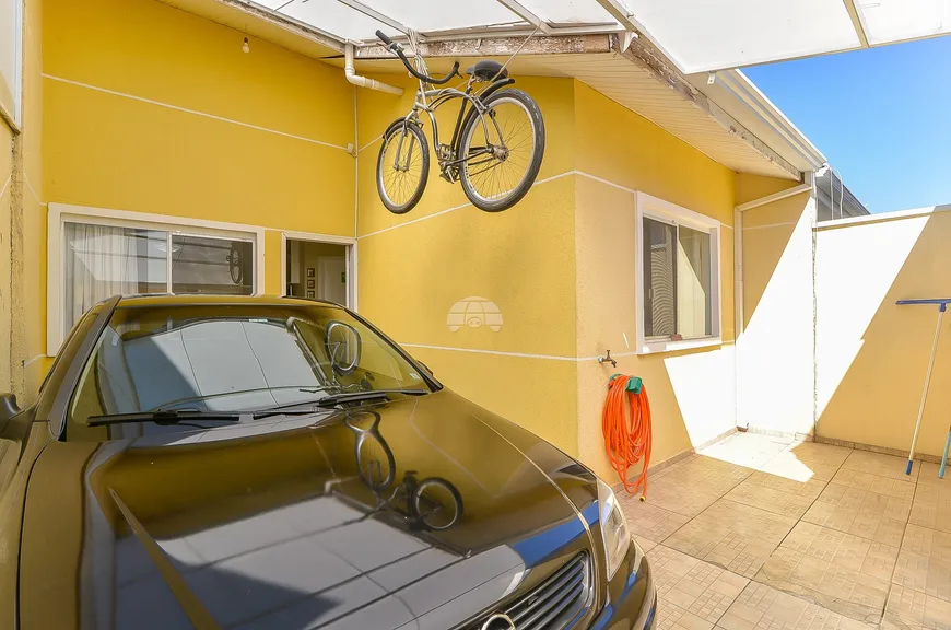 Foto 1 de Casa com 3 Quartos à venda, 68m² em Uberaba, Curitiba