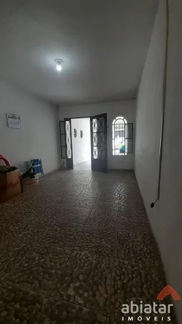 Foto 1 de Casa com 2 Quartos à venda, 108m² em VILA IASE, Taboão da Serra