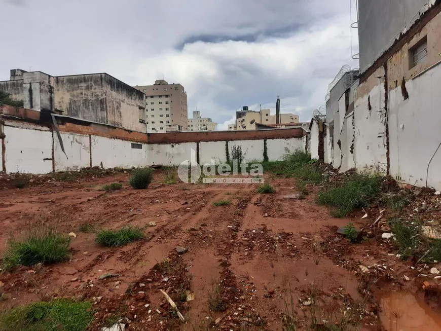 Foto 1 de Lote/Terreno à venda, 595m² em Martins, Uberlândia