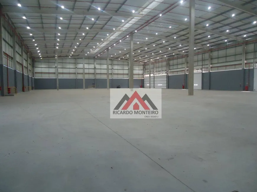 Foto 1 de Galpão/Depósito/Armazém para alugar, 2200m² em Feital, Pindamonhangaba